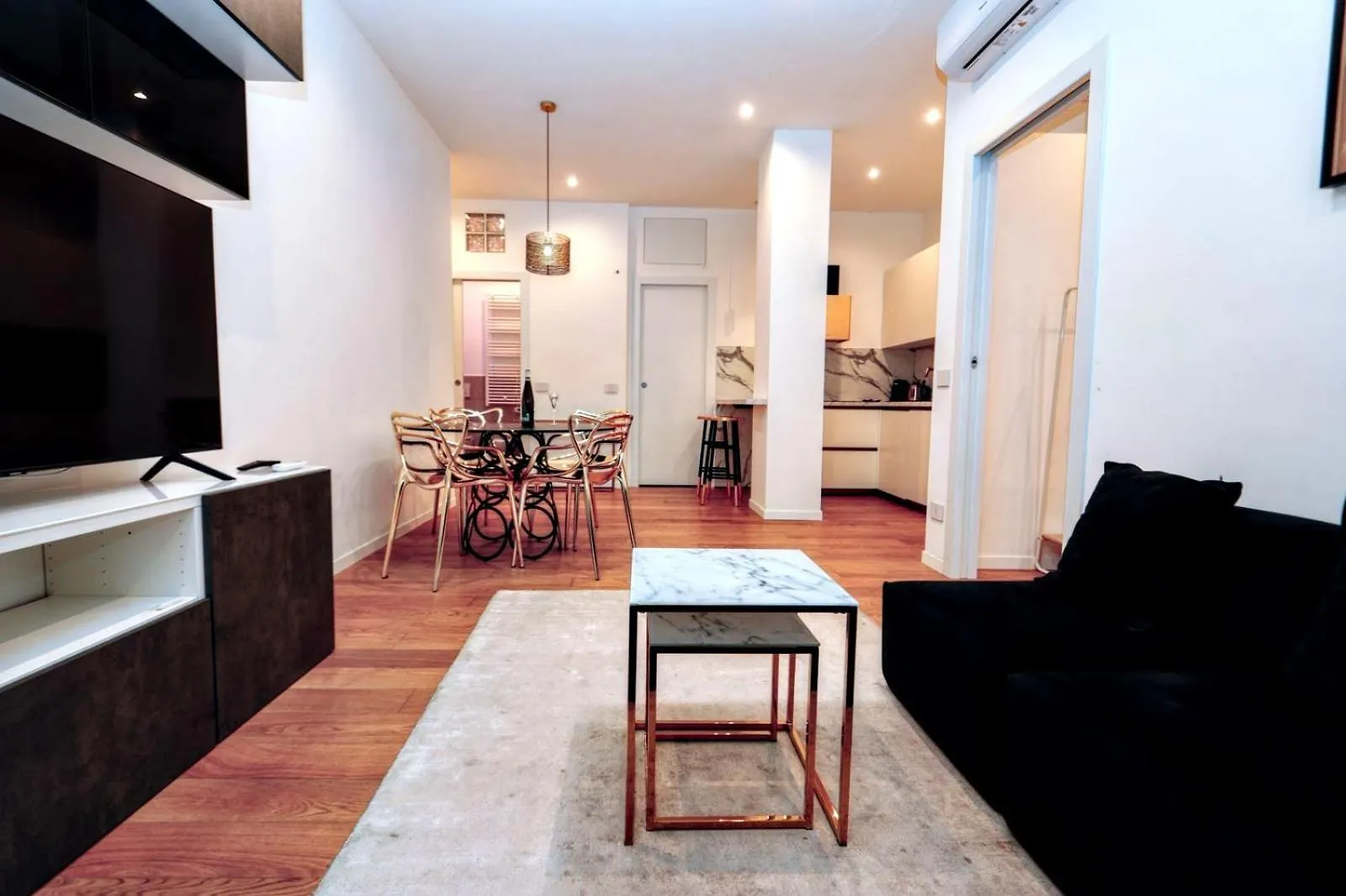 Cozy Apartment Between Sempione, City Life And Mico ! Milan